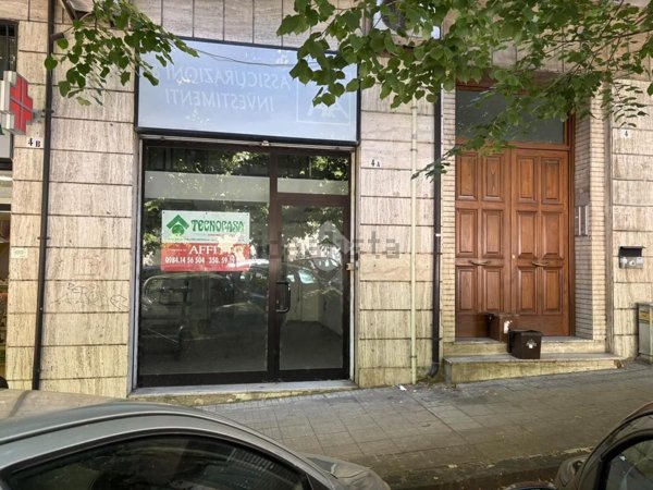 locale commerciale in affitto a Cosenza in zona Cosenza Vecchia