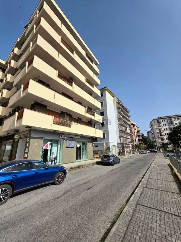 ufficio in affitto a Cosenza in zona Panebianco