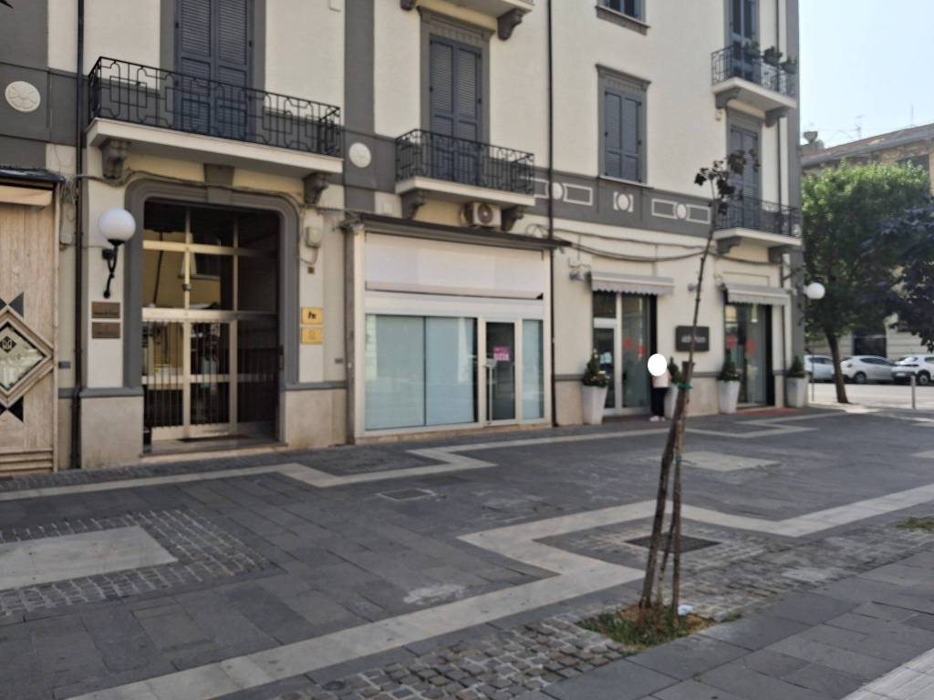 negozio in affitto a Cosenza