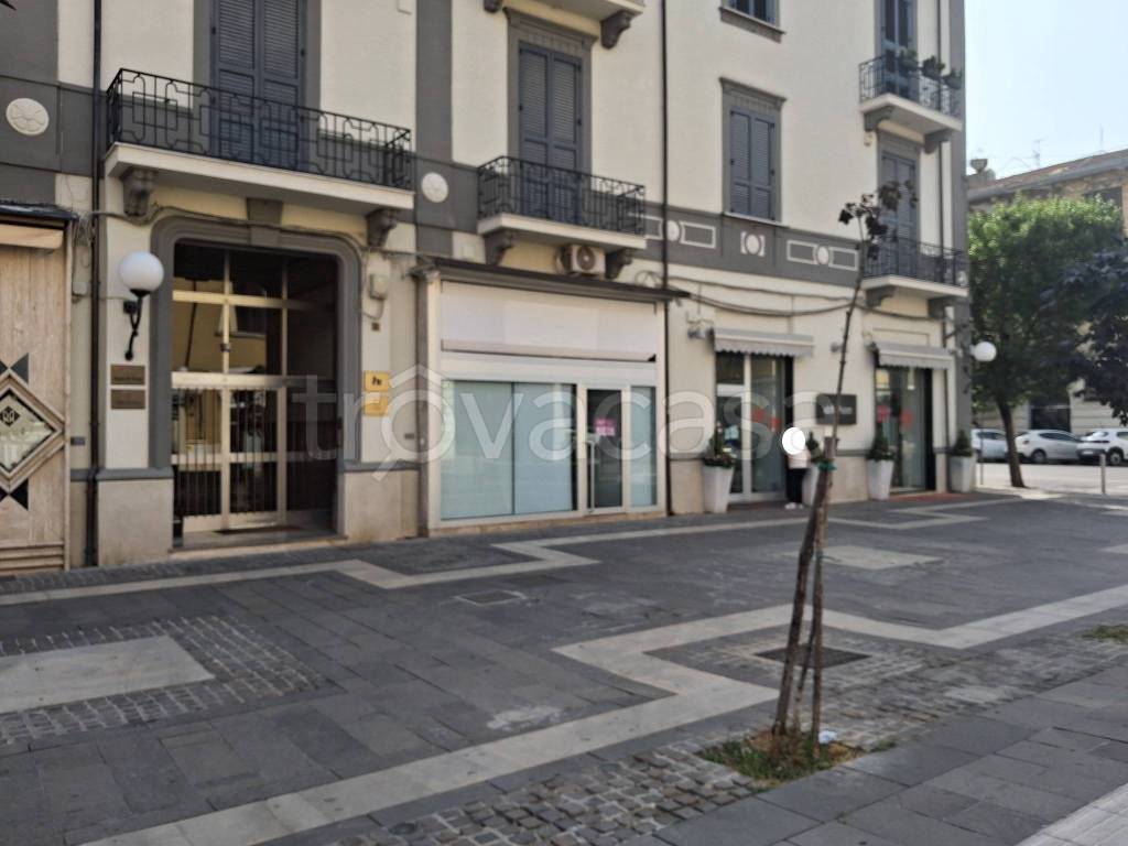 negozio in affitto a Cosenza in zona Cosenza Vecchia