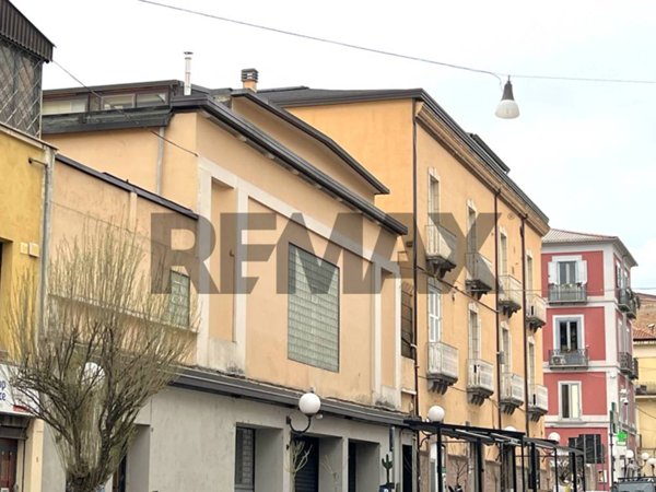 locale commerciale in affitto a Cosenza in zona Cosenza Vecchia