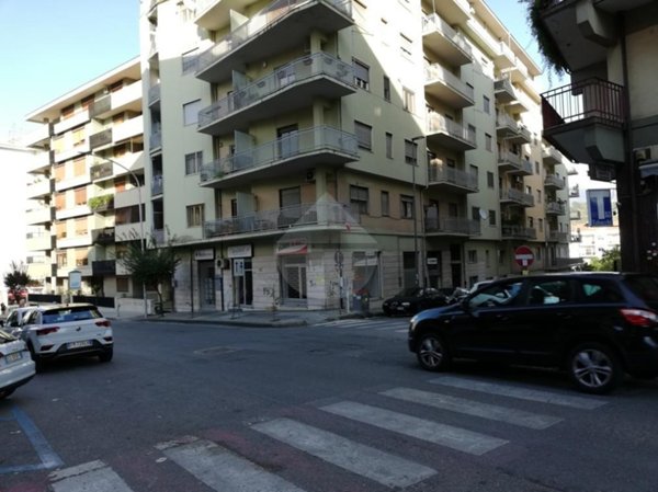 locale commerciale in affitto a Cosenza in zona Cosenza Vecchia