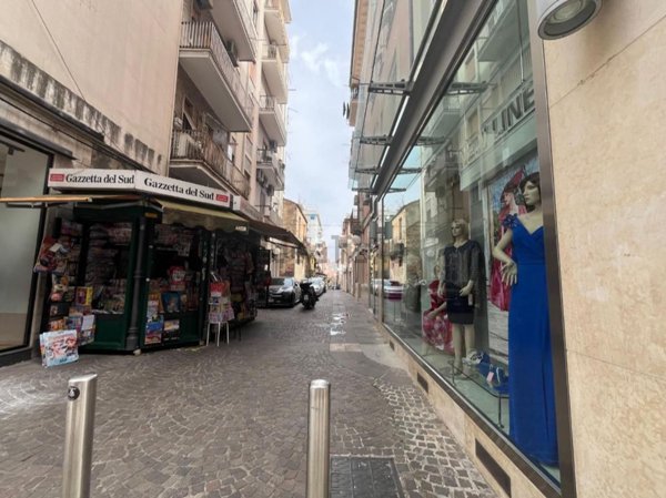 locale commerciale in affitto a Cosenza