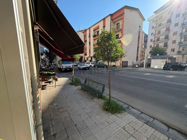 locale commerciale in affitto a Cosenza