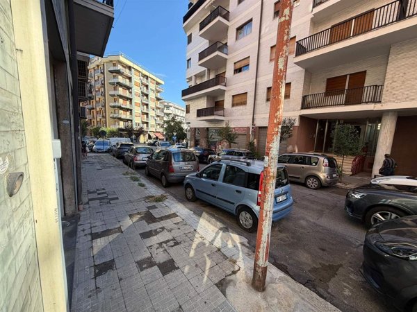 locale commerciale in affitto a Cosenza
