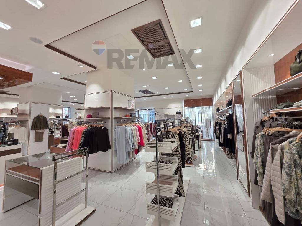 locale commerciale in affitto a Cosenza