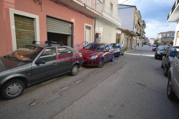 locale di sgombero in affitto a Crosia in zona Mirto