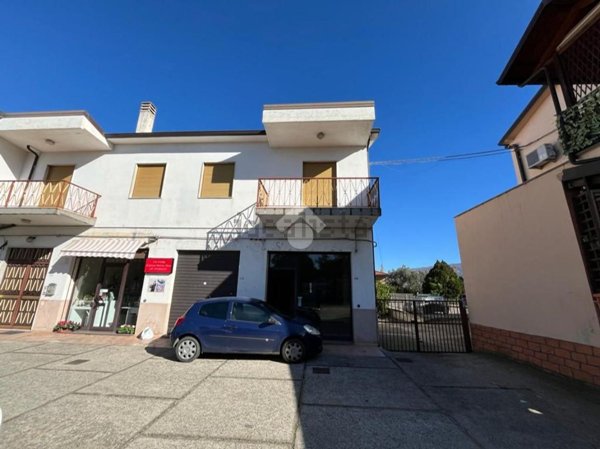 locale commerciale in affitto a Montalto Uffugo in zona Taverna