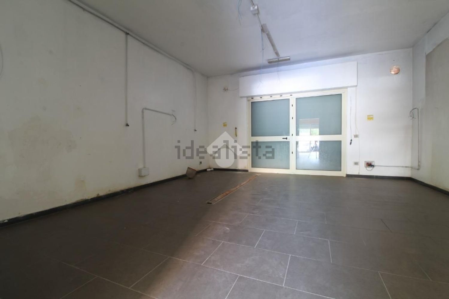 locale commerciale in affitto a Montalto Uffugo