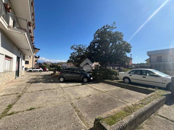 negozio in affitto a Montalto Uffugo in zona Taverna