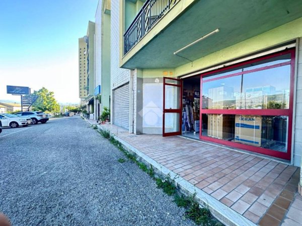 negozio in affitto a Montalto Uffugo in zona Settimo