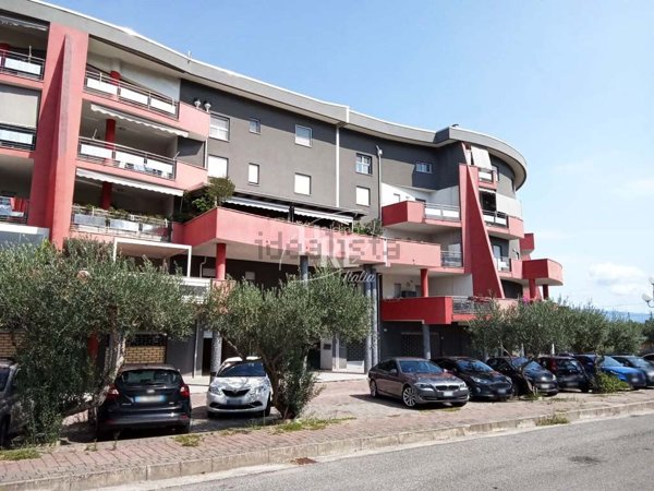 negozio in affitto a Montalto Uffugo