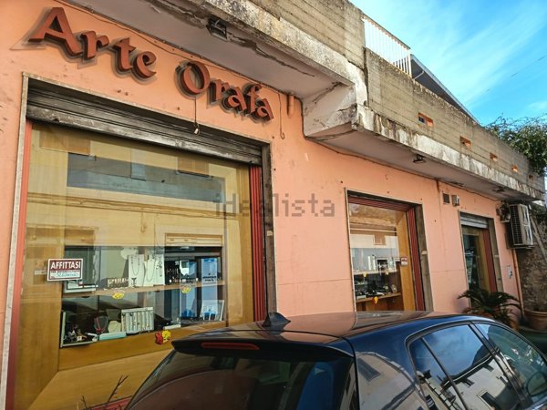 locale commerciale in affitto a Montalto Uffugo