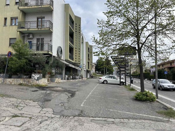 negozio in affitto a Montalto Uffugo in zona Settimo