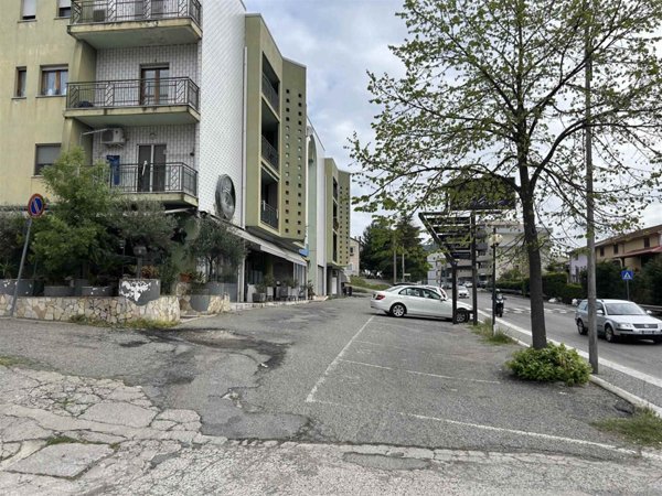 locale commerciale in affitto a Montalto Uffugo in zona Settimo
