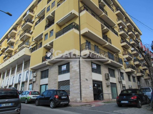 ufficio in affitto a Paola
