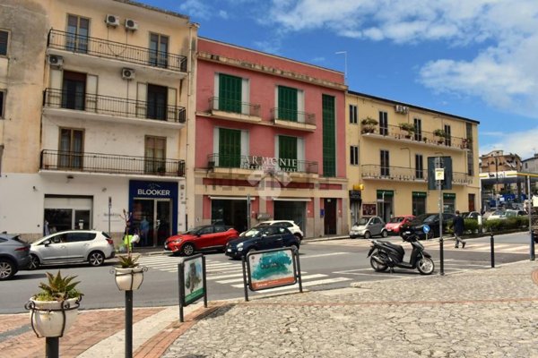 appartamento in affitto a Paola