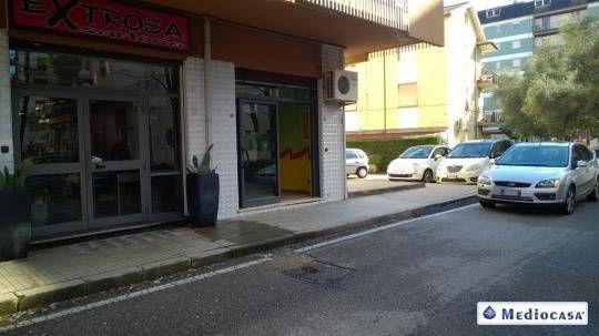 negozio in affitto a Rende in zona Roges