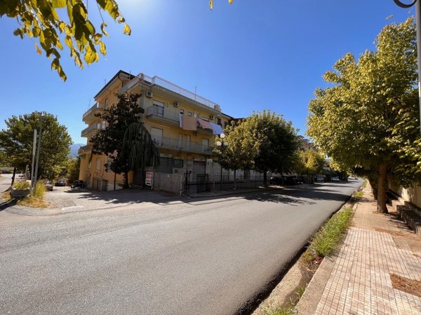 locale di sgombero in affitto a Rende in zona Roges