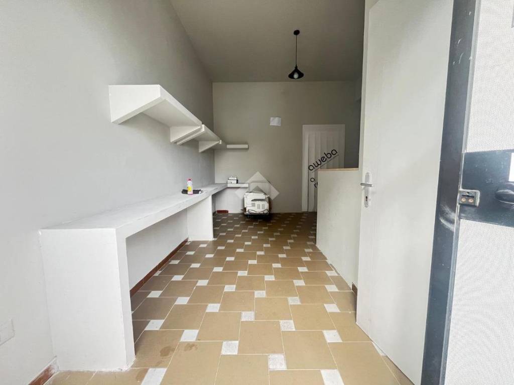 negozio in affitto a Rende in zona Roges