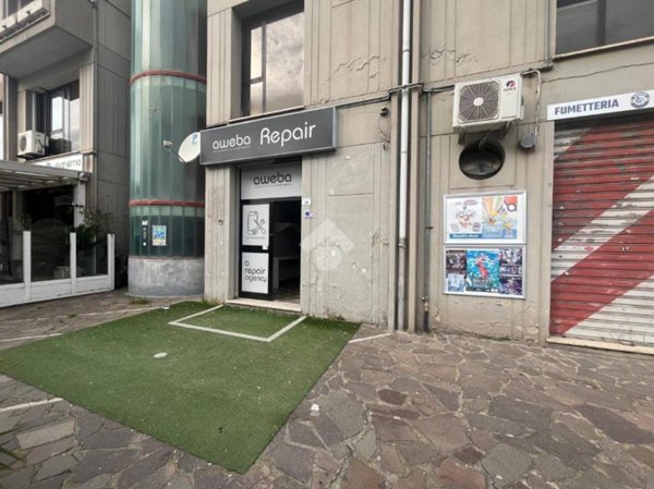 negozio in affitto a Rende in zona Roges