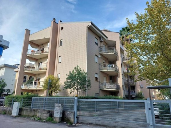 appartamento in affitto a Rende in zona Quattromiglia