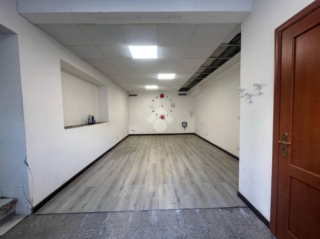 locale commerciale in affitto a Rende