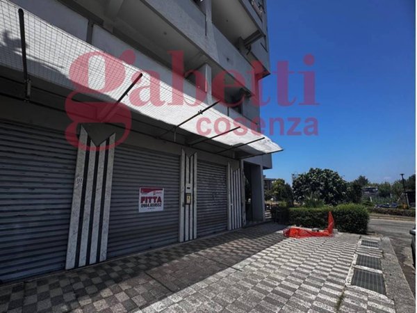 locale di sgombero in affitto a Rende in zona Quattromiglia
