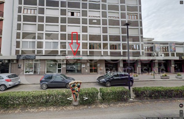 negozio in affitto a Rende in zona Roges