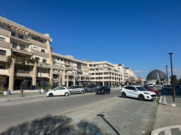 locale commerciale in affitto a Rende