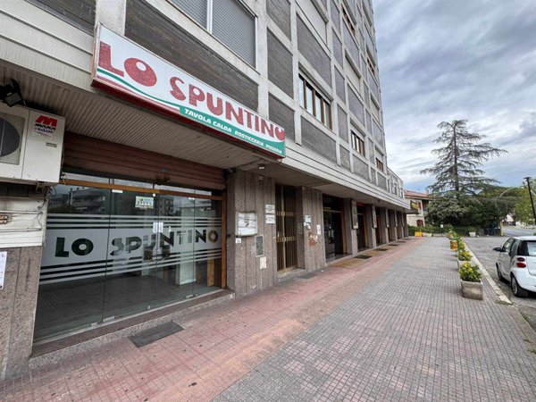 locale commerciale in affitto a Rende in zona Roges