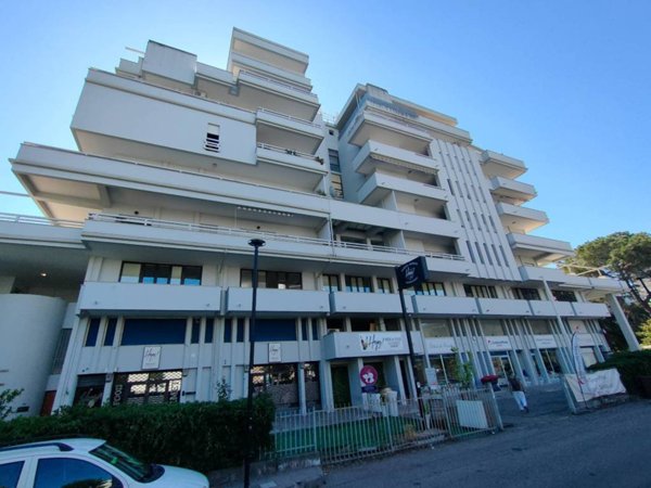 locale commerciale in affitto a Rende in zona Quattromiglia