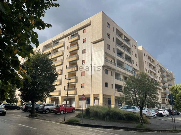 locale commerciale in affitto a Rende