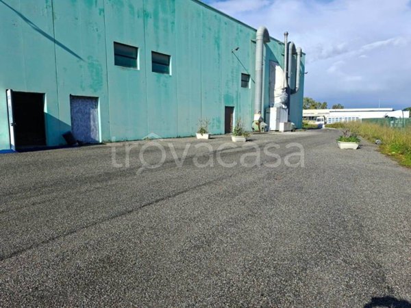 locale commerciale in affitto a Rende in zona Quattromiglia