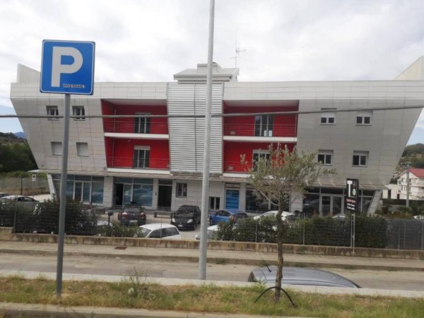 negozio in affitto a Rende