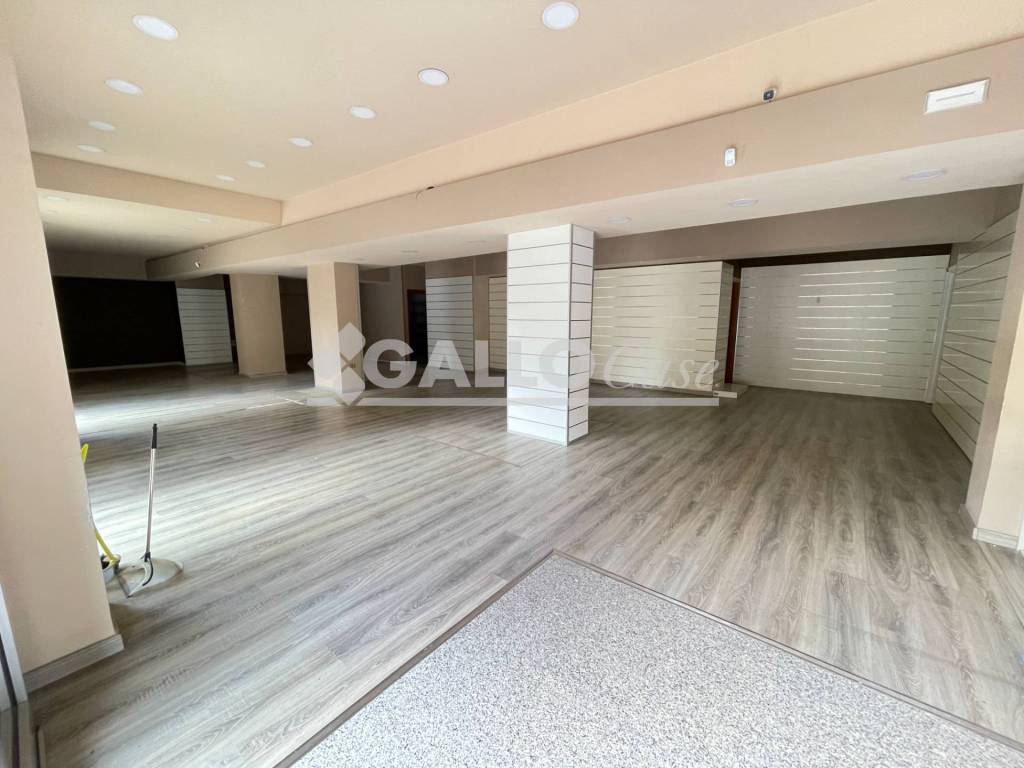 negozio in affitto a Rende in zona Quattromiglia