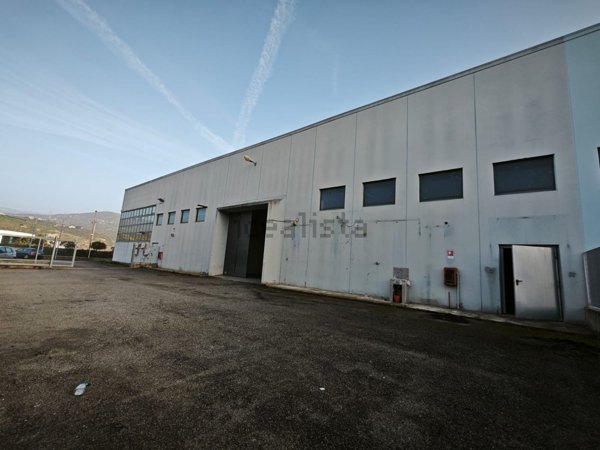 capannone in affitto a Rende