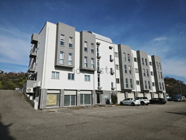 ufficio in affitto a Rende in zona Santo Stefano