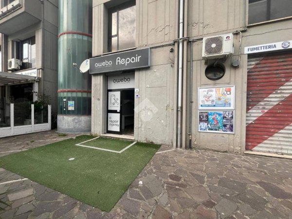 negozio in affitto a Rende in zona Roges