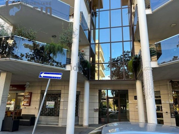 locale commerciale in affitto a Rende