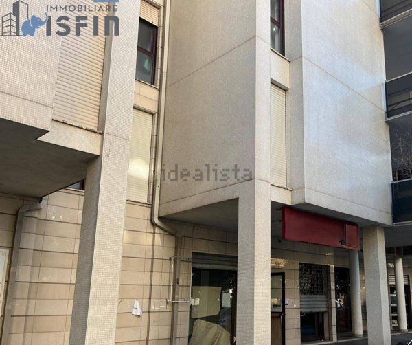 locale commerciale in affitto a Rende