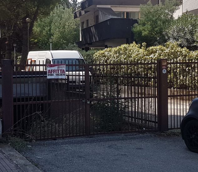 negozio in affitto a Rende