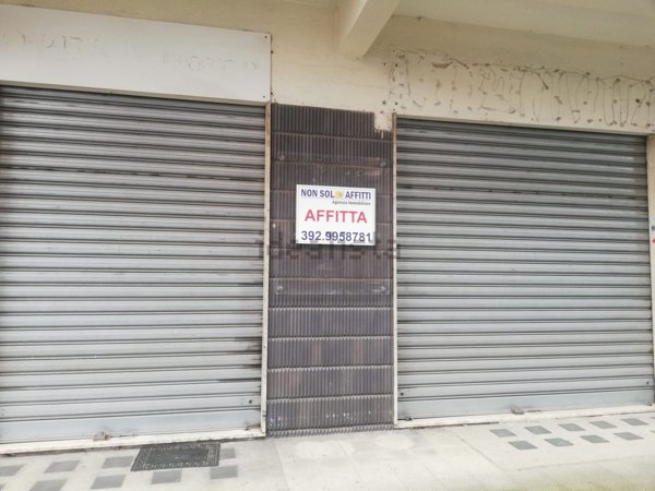 locale commerciale in affitto a Rende in zona Roges