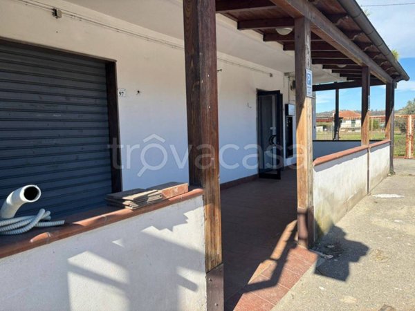 negozio in affitto a Rende in zona Quattromiglia