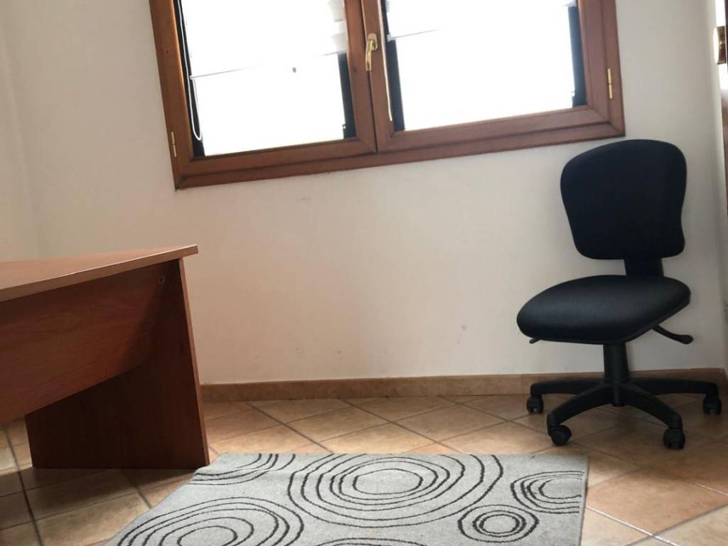 ufficio in affitto a Rende in zona Roges