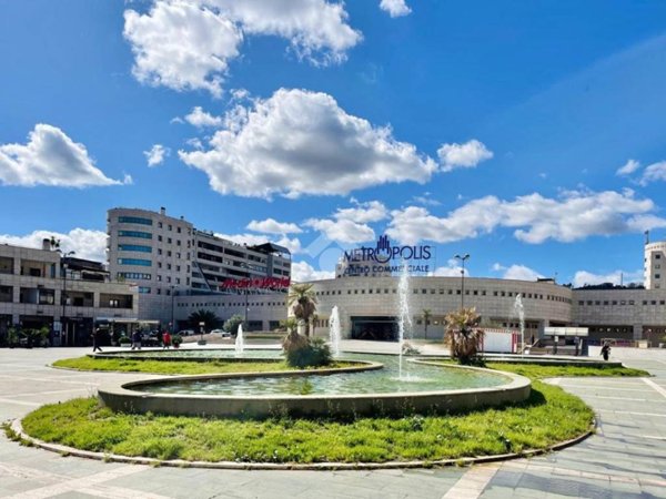 negozio in affitto a Rende in zona Roges