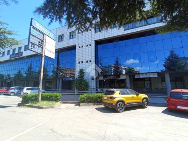 negozio in affitto a Rende in zona Quattromiglia