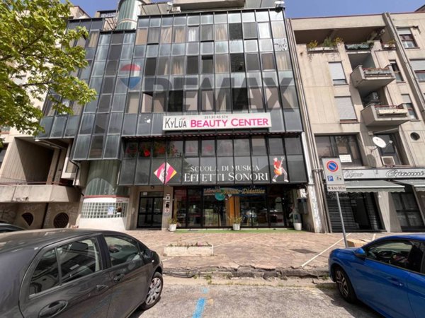 ufficio in affitto a Rende in zona Roges