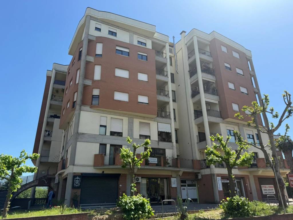 ufficio in affitto a Rende in zona Roges