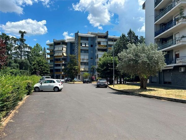 locale commerciale in affitto a Rende in zona Roges
